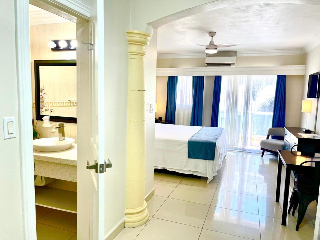 Baker'S Suites Simpson Bay Exterior photo